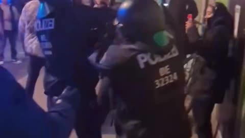 German Police Attack Man for Holding a Palestinian Flag