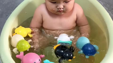 CHILD BATHING FUNNY VIDEOS