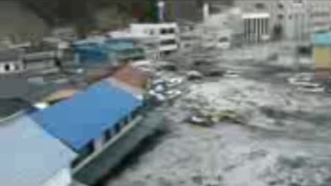 A huge tsunami takes over Japan see the moment