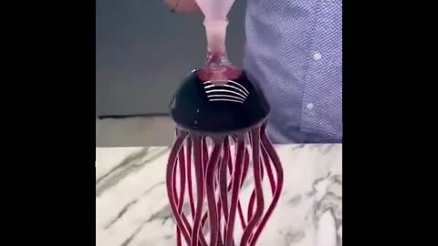Glassblower unveils stunning jellyfish wine decanter