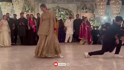 Hania Amir dance with her Boyfriend