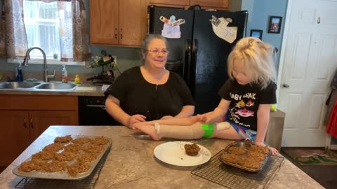 Lily-Rose Kindergarten Cook: Apple Butter Muffins