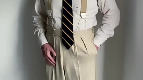 Roger Stone Explains How a Gentleman’s Trousers Should Properly Hang