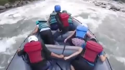 Dangerous River Rafting Accident Manali India