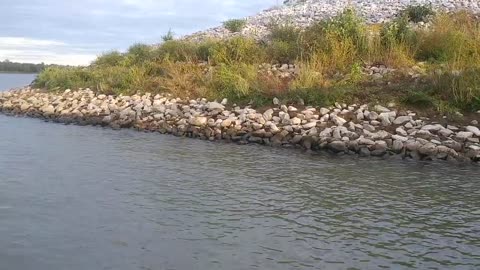 Ohio River Sounds of Splashing Waves Rippling Water Sounds ASMR Relaxing Trigger Noises zzzzz Enjoy