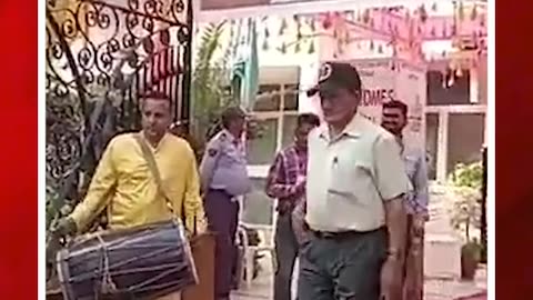 ఓటర్లకు బ్యాండు బాజాలతో స్వాగతం #loksabhaelection2024 #viral #voting #shorts | FBTV NEWS
