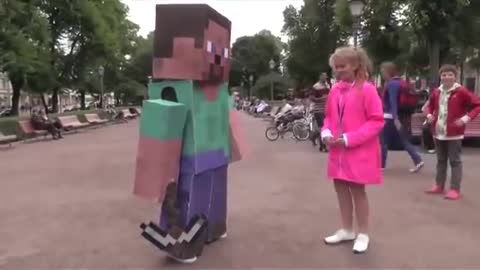 Funny Minecraft guy get kicked !!!