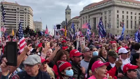 Amazing moment as Marine One performs a flyover thousands of Trump Supporters