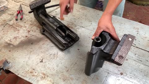 Restoration Old Rusty Bench Vise | Restoring Heavy Table Vise