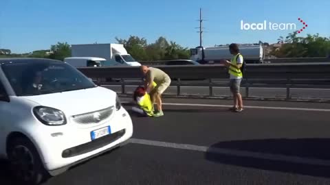 Klímaaktivisták VS. autósok / Climate activists VS. motorists