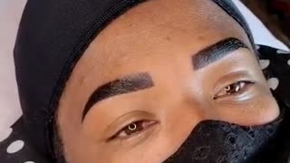 eyebrows with henna