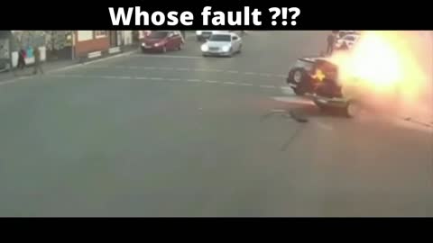 [CRASH] Head on collision - Explosion !!!