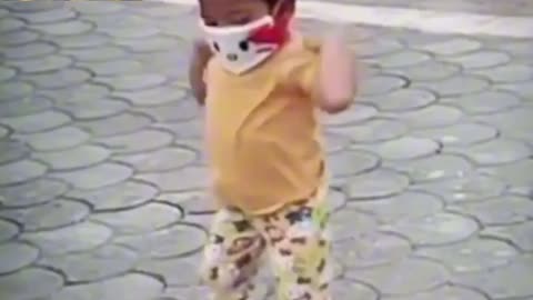 End funny child dance 😁😁😂😂😂😁😁