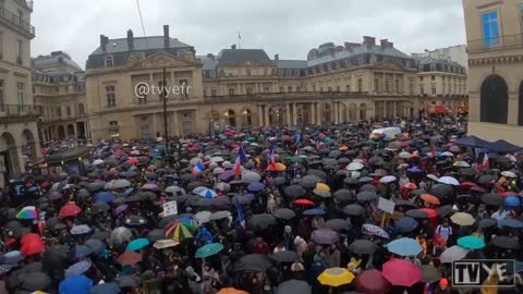 Large protest in Paris following President Macron's humiliating remarks against unvaccinated citizen