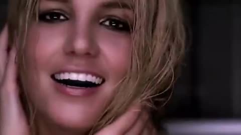 Britney_Spears_-_Womanizer__Director_s_Cut___Official_HD_Video_(360p)