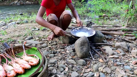 Survival skills: Lobster boiled on the clay for food #2 - Cooking lobster eating delicious