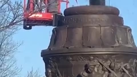 A Confederate memorial is being removed from Arlington National Cemetery.