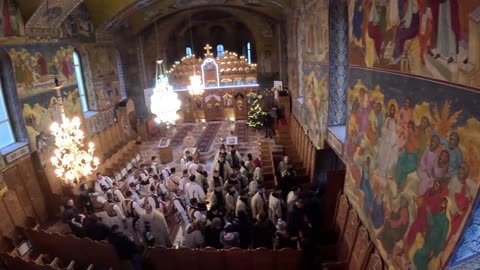 Le muestro las pinturas maravillosas de nuestra iglesia christiano ortodoxa de Transilvania