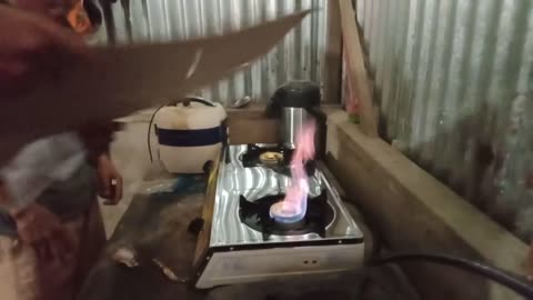 Practical and economical biogas stove
