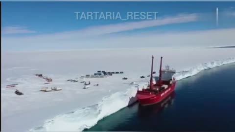 氷の壁...。南極大陸