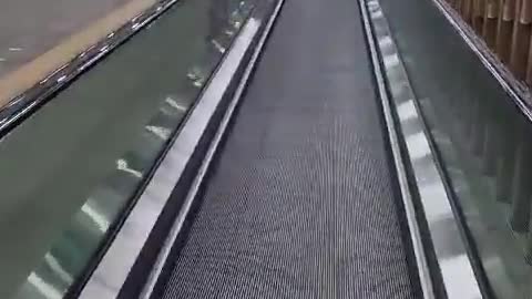 Subway moving walk(in Seoul)