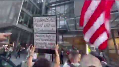 Failing New York Times - Protesters against vaccine mandates chant "Defund the Media"