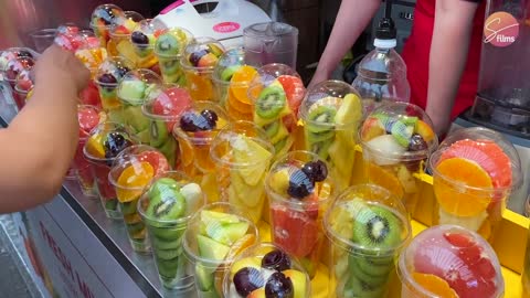 Fruit cutting street food