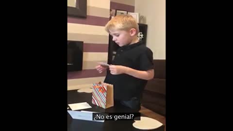 Niño de 6 años se entera de que va a tener un hermanito