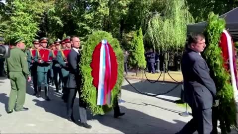 Thousands of Russians bid farewell to Gorbachev