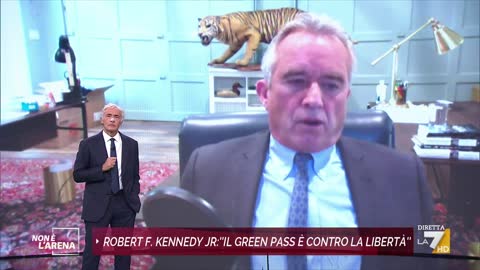 Robert F. Kennedy: "Il green pass è contro la libertà. I vaccini non proteggono e creano morti".