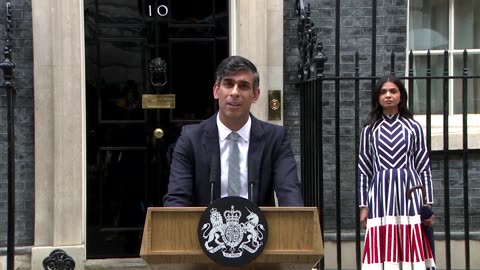 Outgoing UK PM Rishi Sunak bids farewell in Downing Street