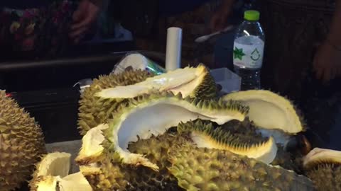 How to peel a durian
