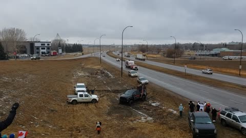 Freedom Convoy 2022 passing Southridge Dr Overpass in Medicine Hat part 2