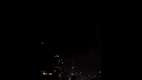 lightning striking the cn tower