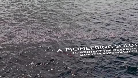'Manta' boat takes on world's ocean trash