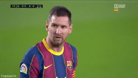 Lionel Messi score a freekick