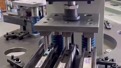 Aluminum punching machine