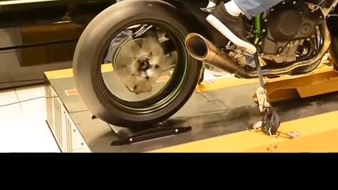 Listen to the sound of motorcycle starting # Repair the exhaust pipe