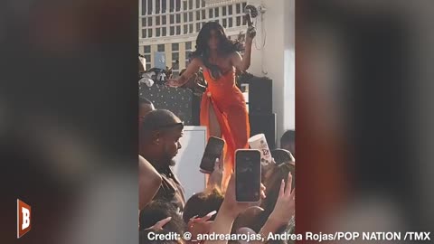 Breitbart News - PULL UP: Cardi B HURLS Mic at Fan Who Threw Drink at Her on Stage