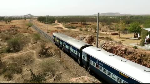 ALCO vs EMD Indian,Trains of India، The Indian Train in the Desert