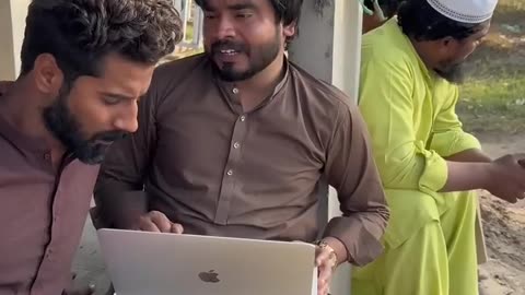 Laptop chor phas gy funny video