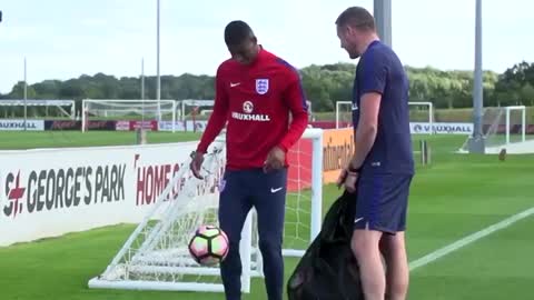 VIDEO: Marcus Rashford amazing skills in England U21 training.