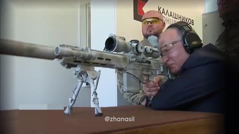 Putin shoots Biden😶