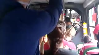 Ciudadanos denuncian aglomeraciones en Metrolínea, este lunes
