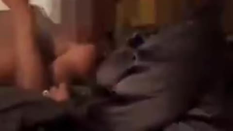 WOMAN CATCHES BABY DADDY IN BED WITH HER MOM... IT COULD HAVE BEEN WORSE, HOW ? SEE DESCRIPTION