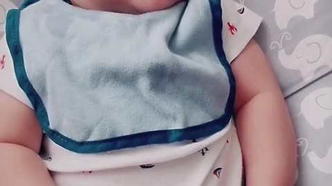 Baby sleep talking 😂😂 #drole #funny #bebedrole #babyfunny #bebedroles #bebemignon #videofunny #videodrole #Tiktokdrôle #vidéosdrôles #MomentDrôle #FunnyTiktokvideos #bébé #bebe #bébémignon