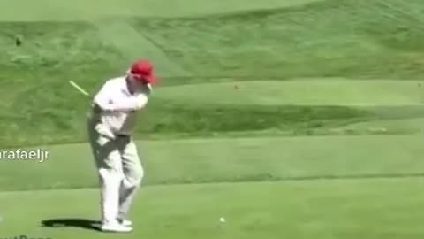 Donald Trump playing golf with Joe Biden😂🤣