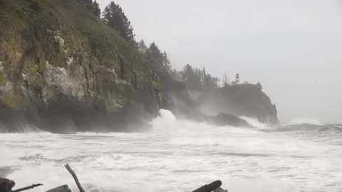 Huge Waves and Strong Winds Batter Washington