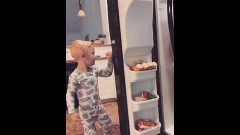 3 year olds priceless response after mom ate all his candy