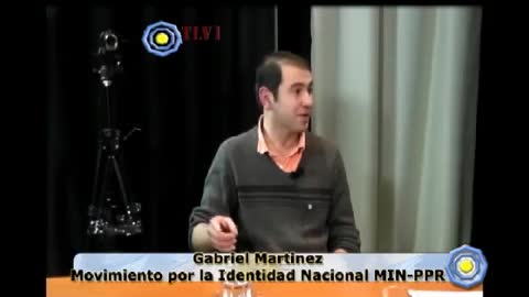 05 8910 N° 05 Jóvenes nacionalistas conversan sobre el pensamiento de la juventu